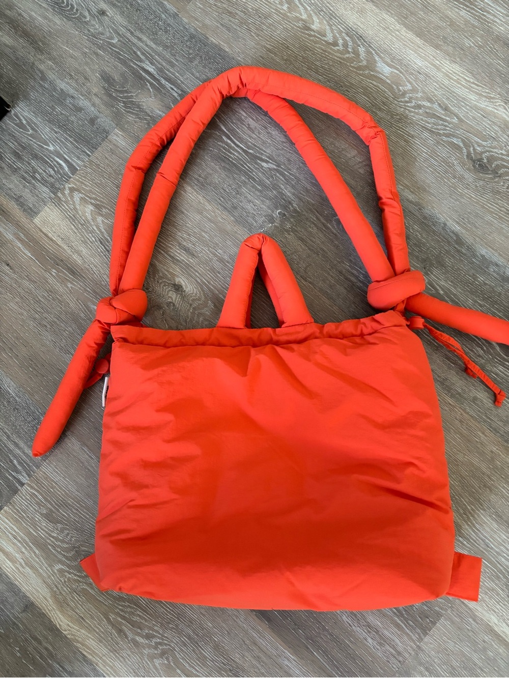 Olend Ona Soft Bag in Coral - Like New